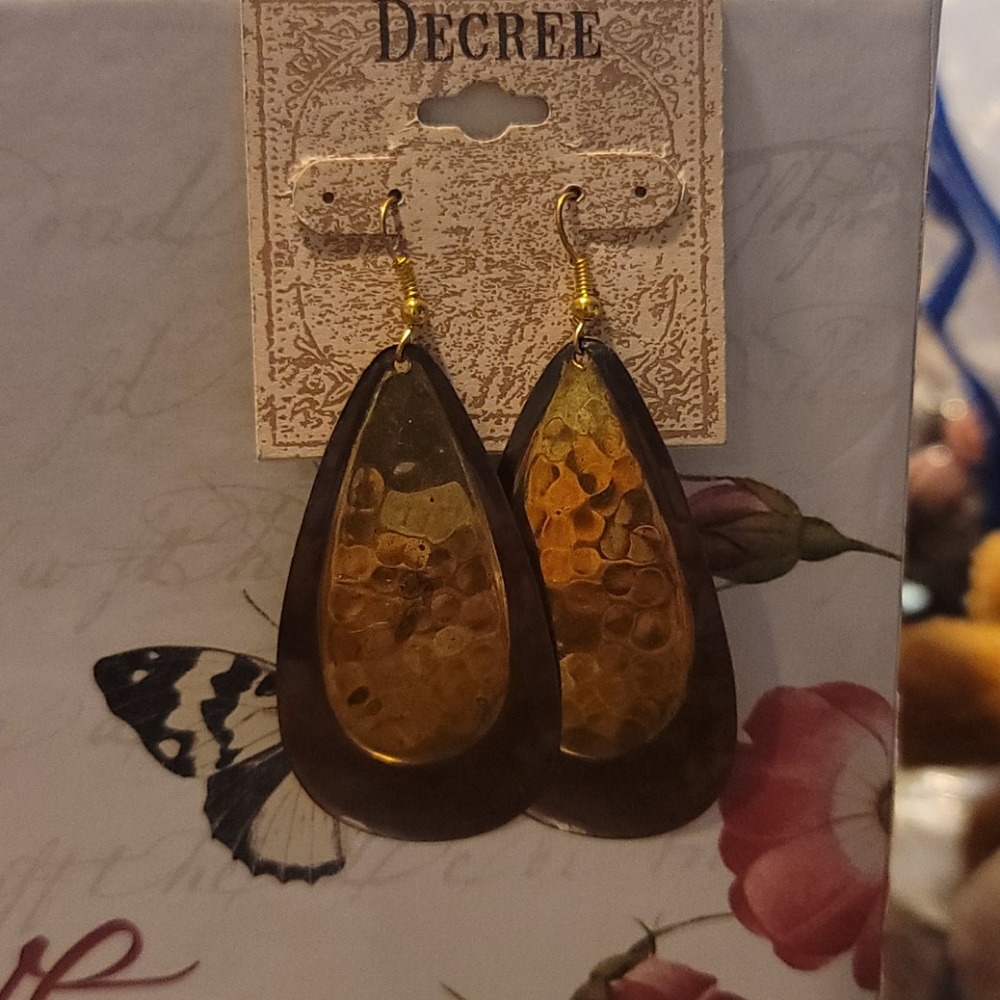 Brown and gold metal earings